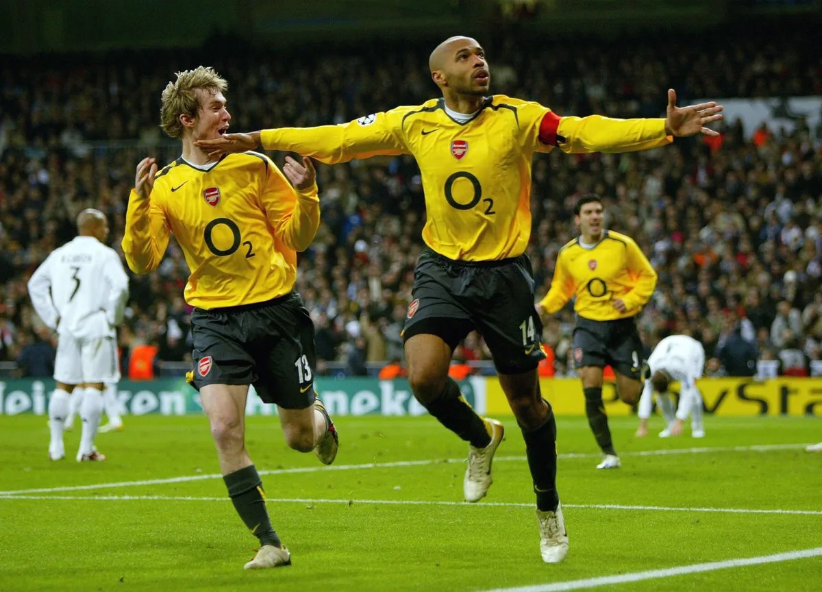Arsenal năm đó có 1 Thierry Henry đầy sung sức
