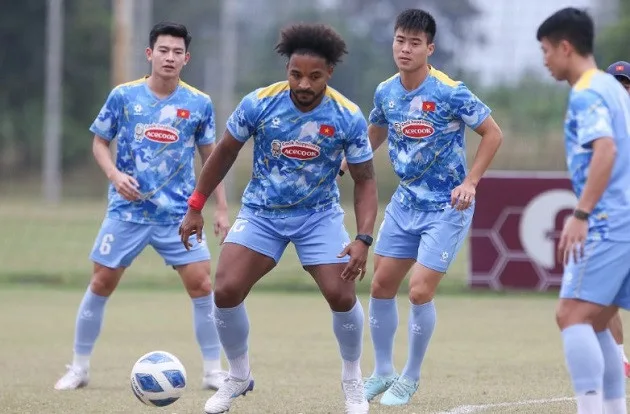 tieu-su-cau-thu-nguyen-xuan-son-sat-thu-so-1-bong-da-viet-nam-12