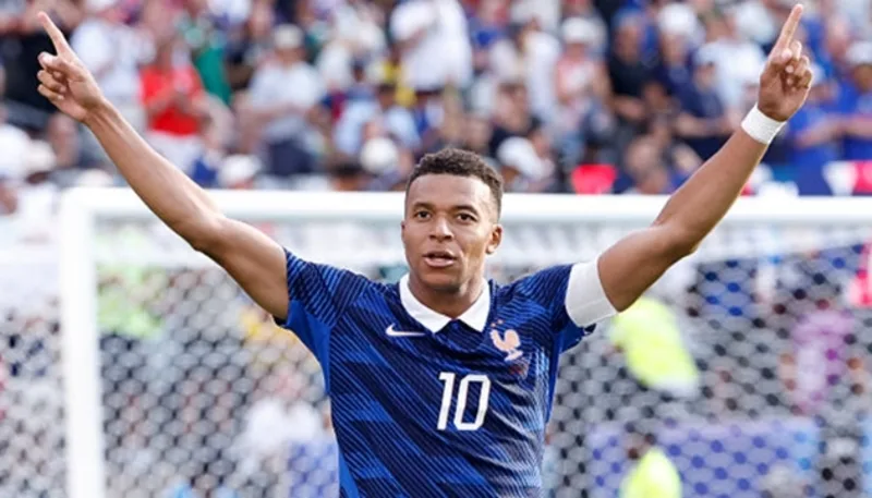 Áo số 10 đánh dấu vị thế mới của Mbappé, từ ngôi sao tốc độ trở thành biểu tượng tấn công ở Đội bóng Hoàng gia.