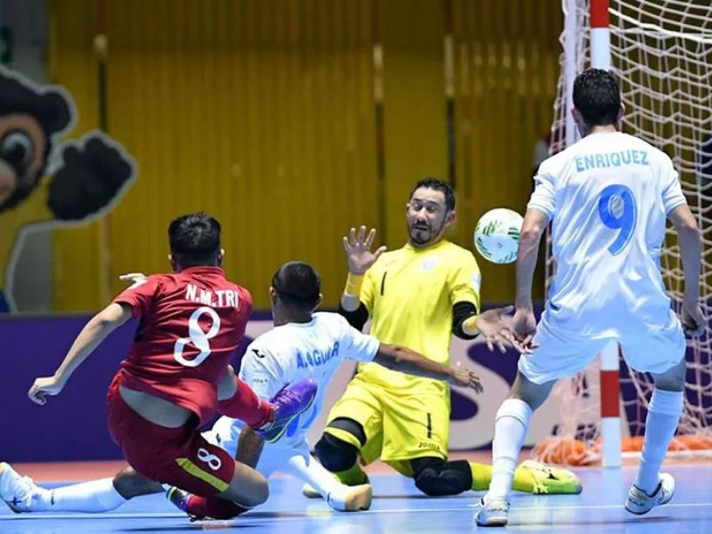 futsal la mon gi giai thich de hieu ve bong da trong nha